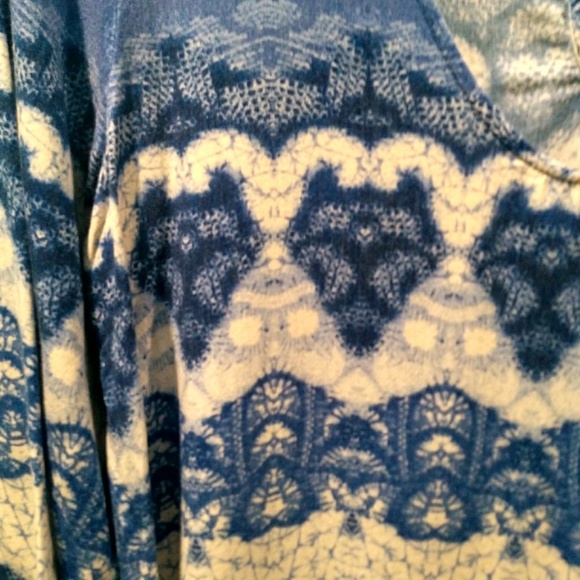 Forever 21 Small Blue Unique Print Shirt/Tunic - Picture 4 of 7
